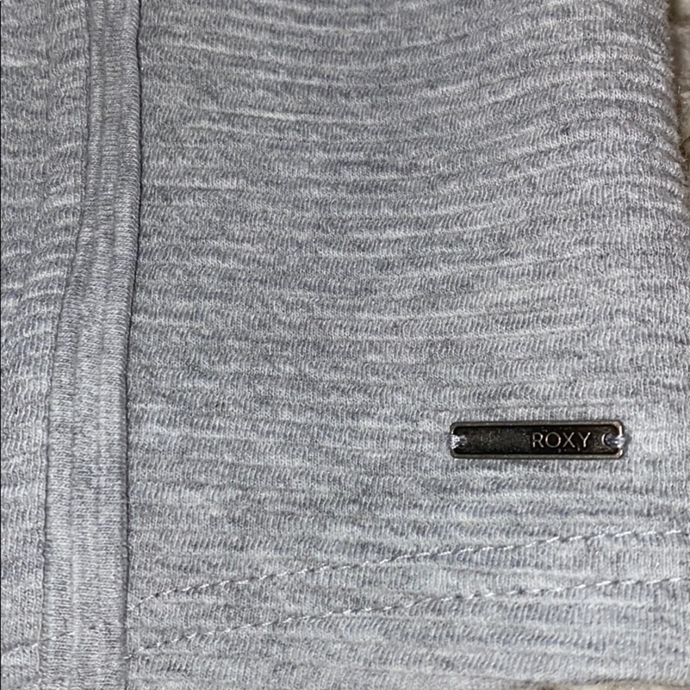 Grey Roxy Crop Top - Picture 2 of 3